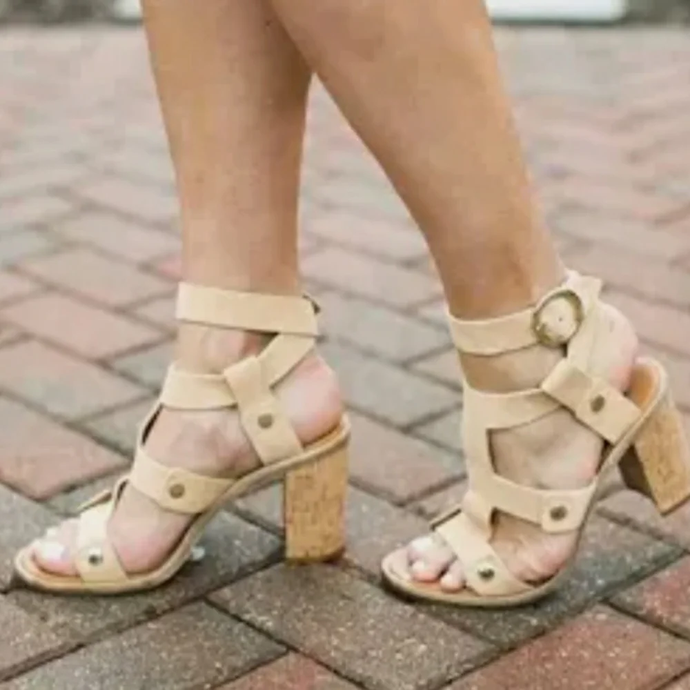 Frye Nina Rivet Ankle Wrap Sandals 8.5